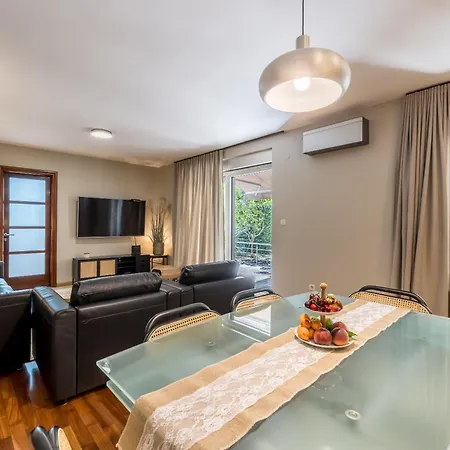 Appartamento Oasis By Bacvice Beach, Private Parking & Garden - Casa Moro Spalato