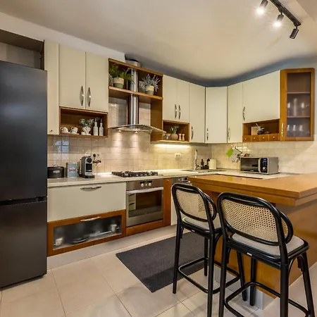 Oasis By Bacvice Beach, Private Parking & Garden - Casa Moro Spalato