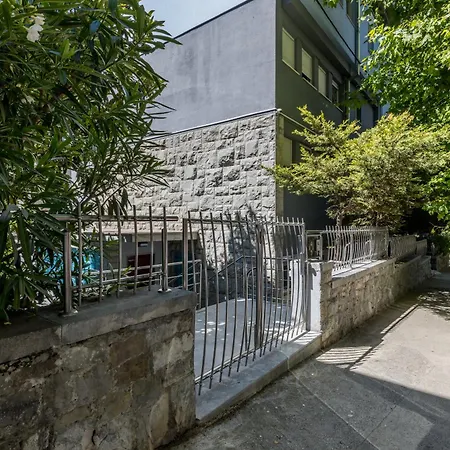 Apartmán Oasis By Bacvice Beach, Private Parking & Garden - Casa Moro Split