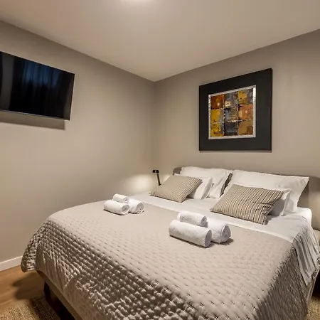 Апартаменты Oasis By Bacvice Beach, Private Parking & Garden - Casa Moro *