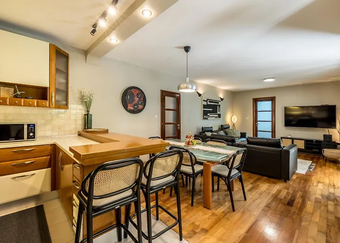 Apartment Oasis By Bacvice Beach, Private Parking & Garden - Casa Moro Split